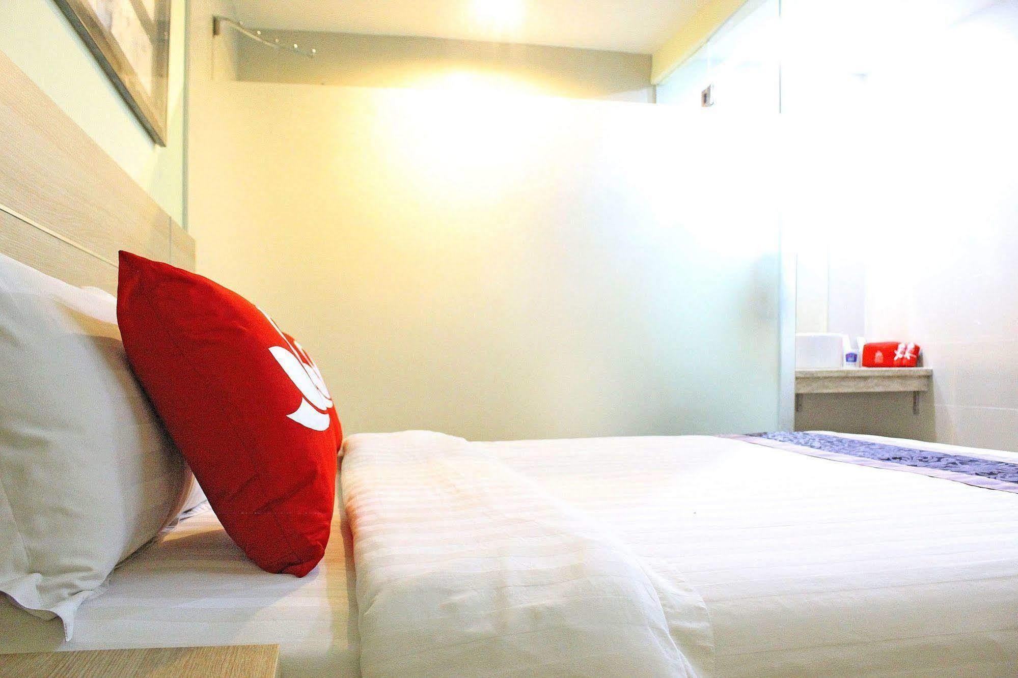 Zen Rooms Rujia Pecenongan Dżakarta Zewnętrze zdjęcie